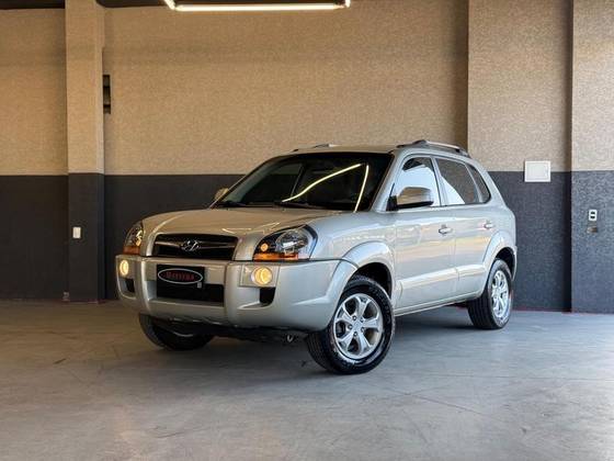HYUNDAI TUCSON 2.0 MPFI GLS 16V 143CV 2WD GASOLINA 4P AUTOMÁTICO HYUNDAI TUCSON 2.0 MPFI GLS 16V 143CV 2WD GASOLINA 4P AUTOMÁTICO